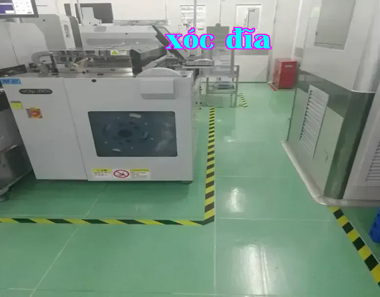 Trang trí phòng sạch cho công ty điện tử